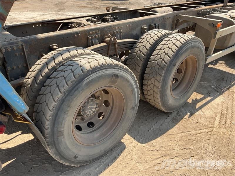 Volvo FMX 420 8x4 Twin-Steer Sleeper Quad/A Dump Truck 傾卸式卡車