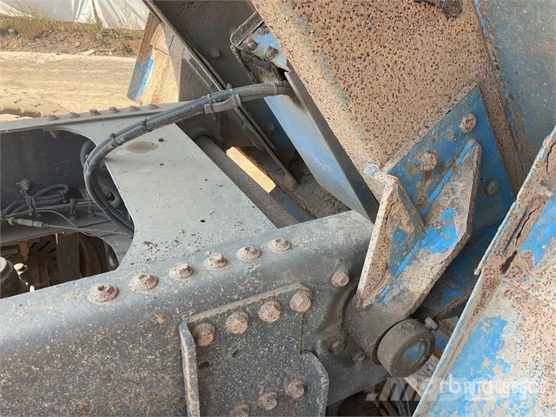 Volvo FMX 420 8x4 Twin-Steer Sleeper Quad/A Dump Truck 傾卸式卡車