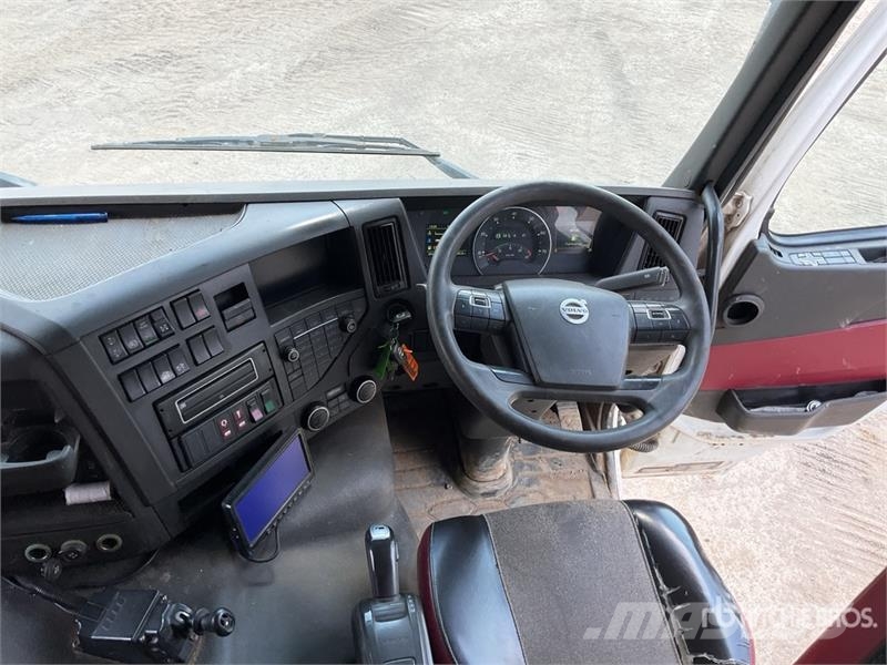 Volvo FMX 420 8x4 Twin-Steer Sleeper Quad/A Dump Truck 傾卸式卡車