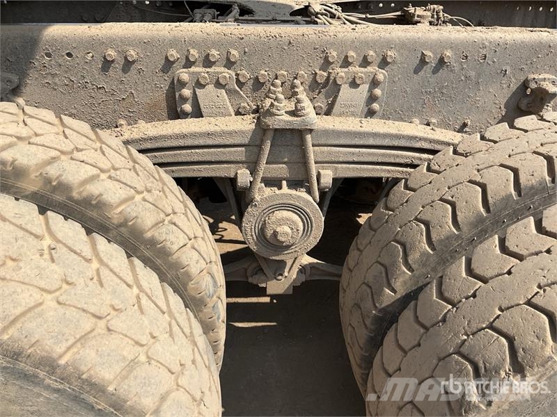 Volvo FMX 420 8x4 Twin-Steer Sleeper Quad/A Dump Truck 傾卸式卡車
