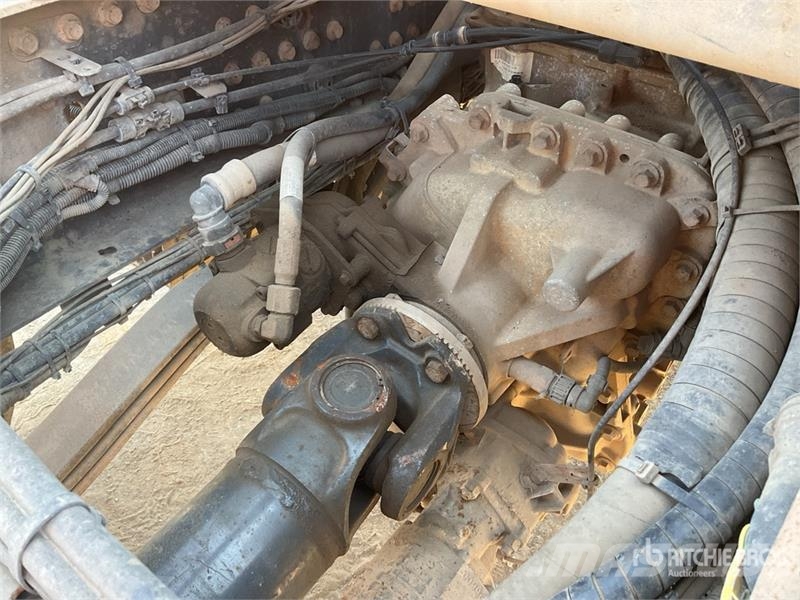 Volvo FMX 420 8x4 Twin-Steer Sleeper Quad/A Dump Truck 傾卸式卡車