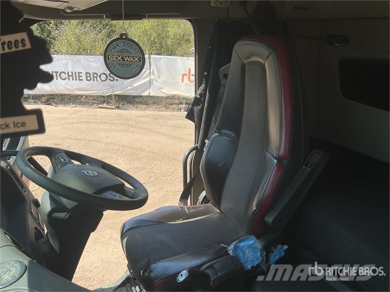 Volvo FMX 420 8x4 Twin-Steer Sleeper Quad/A Dump Truck 傾卸式卡車