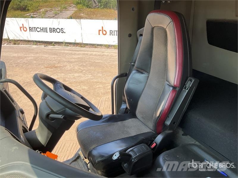 Volvo FMX 420 8x4 Twin-Steer Sleeper Quad/A Dump Truck 傾卸式卡車
