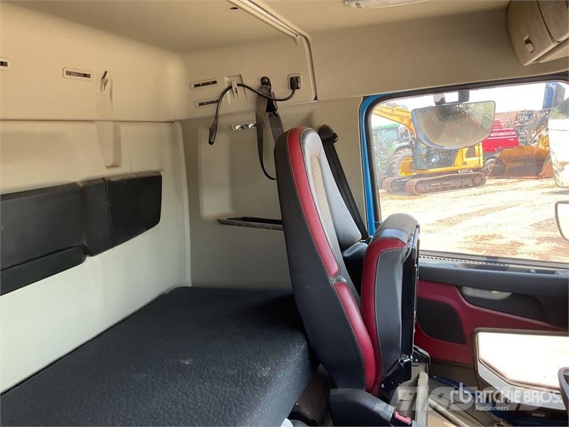 Volvo FMX 420 8x4 Twin-Steer Sleeper Quad/A Dump Truck 傾卸式卡車