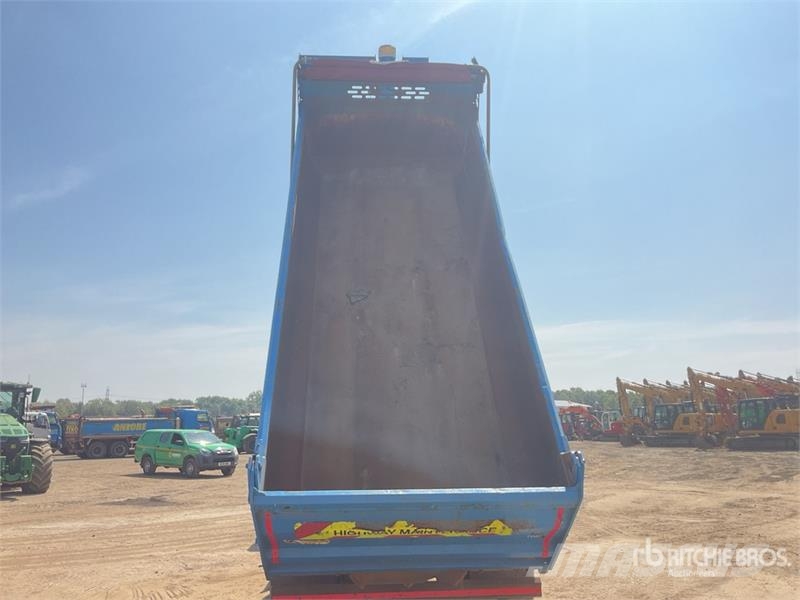Volvo FMX 420 8x4 Twin-Steer Sleeper Quad/A Dump Truck 傾卸式卡車