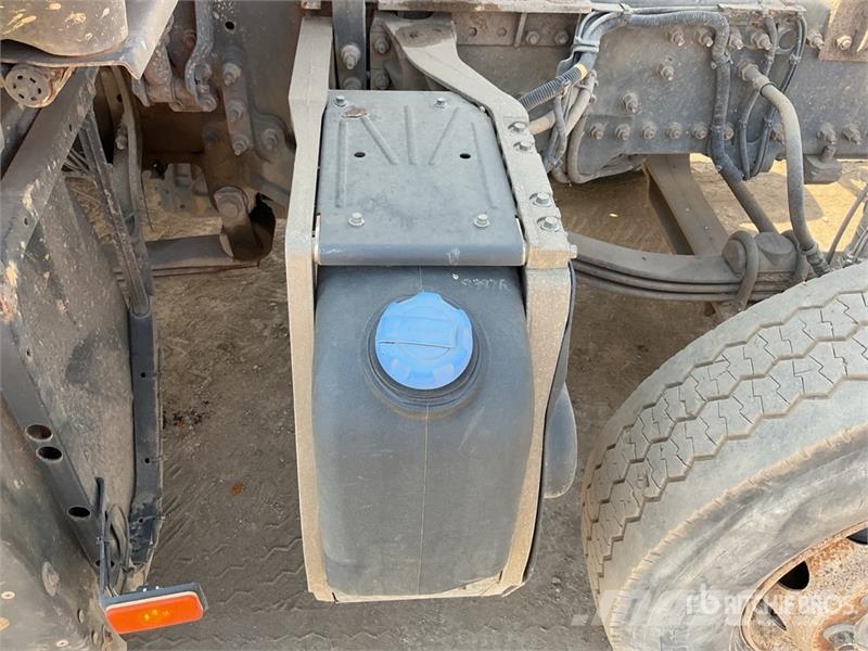 Volvo FMX 420 8x4 Twin-Steer Sleeper Quad/A Dump Truck 傾卸式卡車