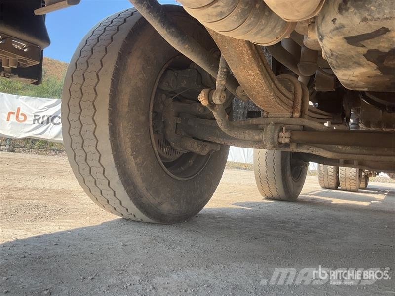 Volvo FMX 420 8x4 Twin-Steer Sleeper Quad/A Dump Truck 傾卸式卡車