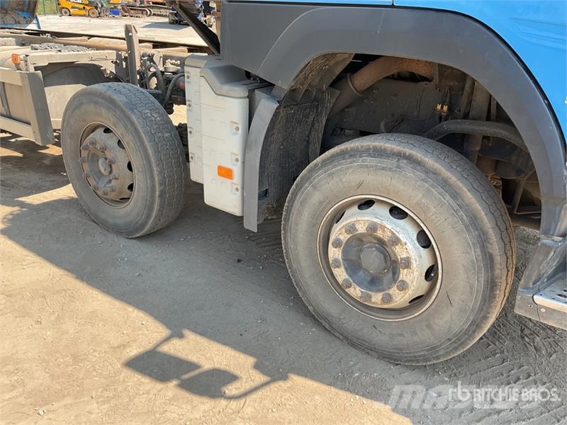 Volvo FMX 420 8x4 Twin-Steer Sleeper Quad/A Dump Truck 傾卸式卡車