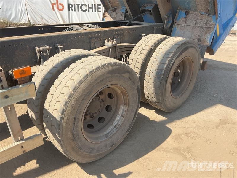 Volvo FMX 420 8x4 Twin-Steer Sleeper Quad/A Dump Truck 傾卸式卡車