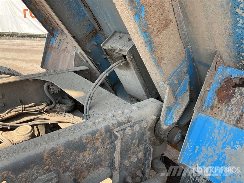 Volvo FMX 420 8x4 Twin-Steer Sleeper Quad/A Dump Truck 傾卸式卡車