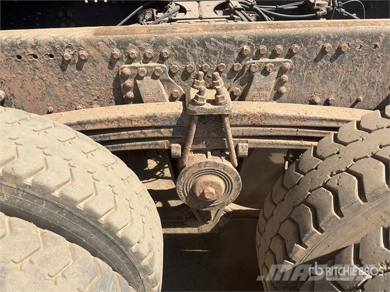 Volvo FMX 420 8x4 Twin-Steer Sleeper Quad/A Dump Truck 傾卸式卡車