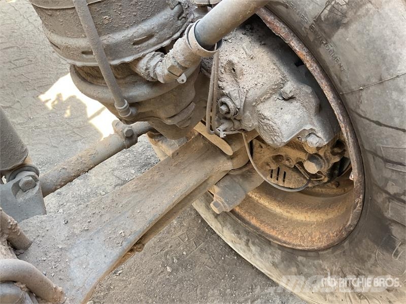 Volvo FMX 420 8x4 Twin-Steer Sleeper Quad/A Dump Truck 傾卸式卡車