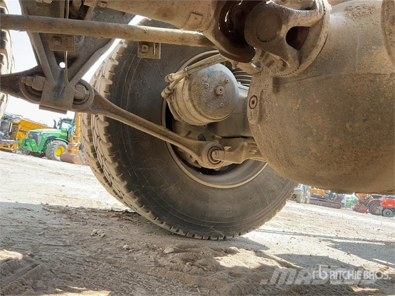 Volvo FMX 420 8x4 Twin-Steer Sleeper Quad/A Dump Truck 傾卸式卡車