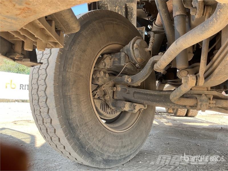 Volvo FMX 420 8x4 Twin-Steer Sleeper Quad/A Dump Truck 傾卸式卡車