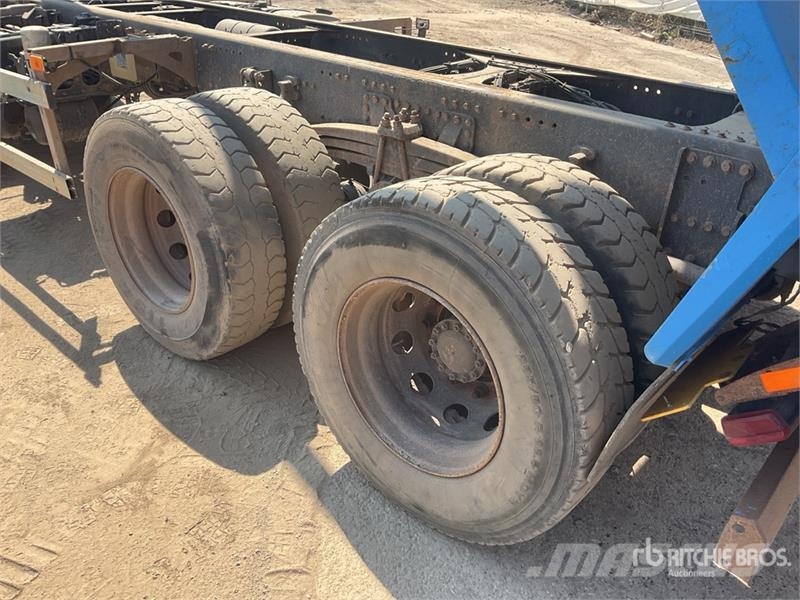 Volvo FMX 420 8x4 Twin-Steer Sleeper Quad/A Dump Truck 傾卸式卡車