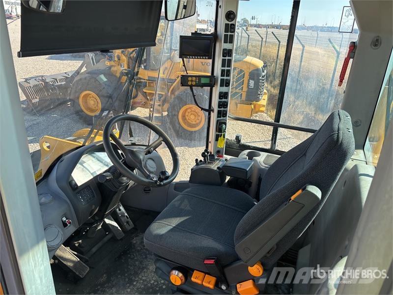 Volvo l110f Wheel Loader 輪胎式裝載機