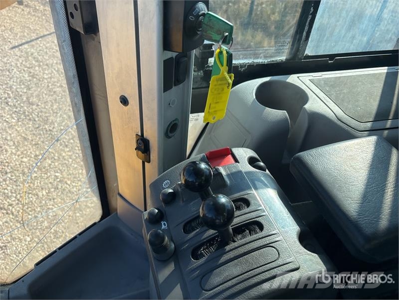 Volvo l110f Wheel Loader 輪胎式裝載機