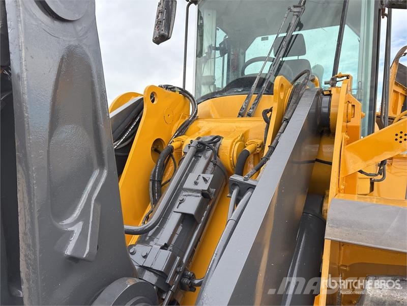 Volvo l110f Wheel Loader 轮式装载机