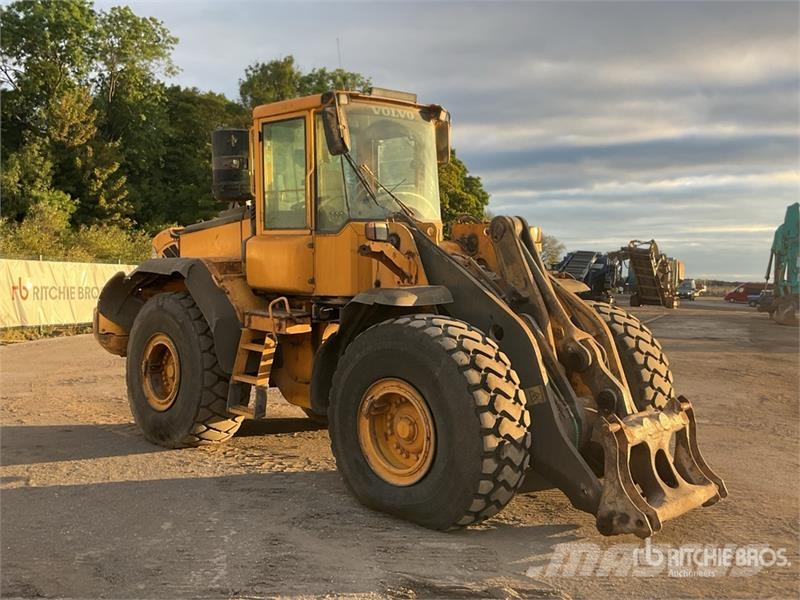 Volvo L120E Wheel Loader Wheel loaders