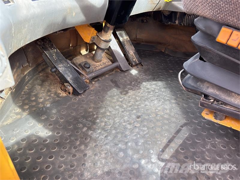 Volvo L150E Wheel Loader Gumikerekes homlokrakodók