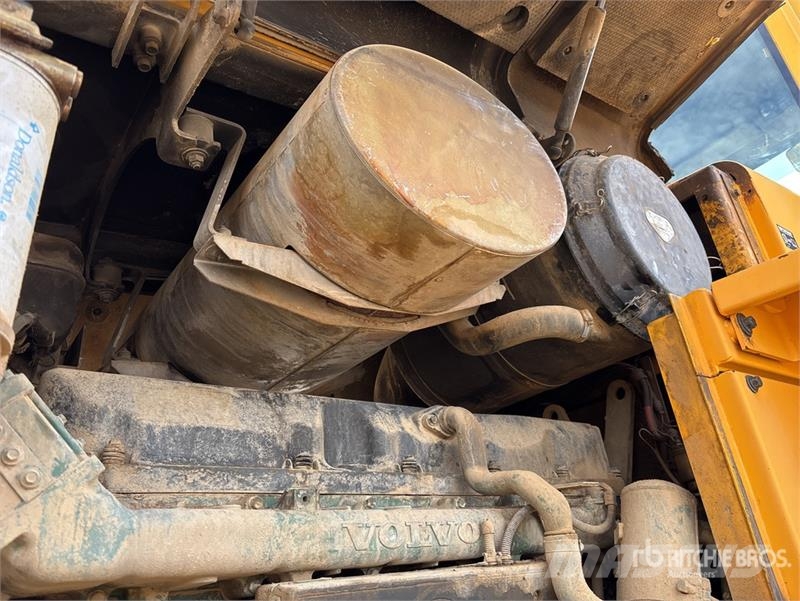 Volvo L150E Wheel Loader Gumikerekes homlokrakodók