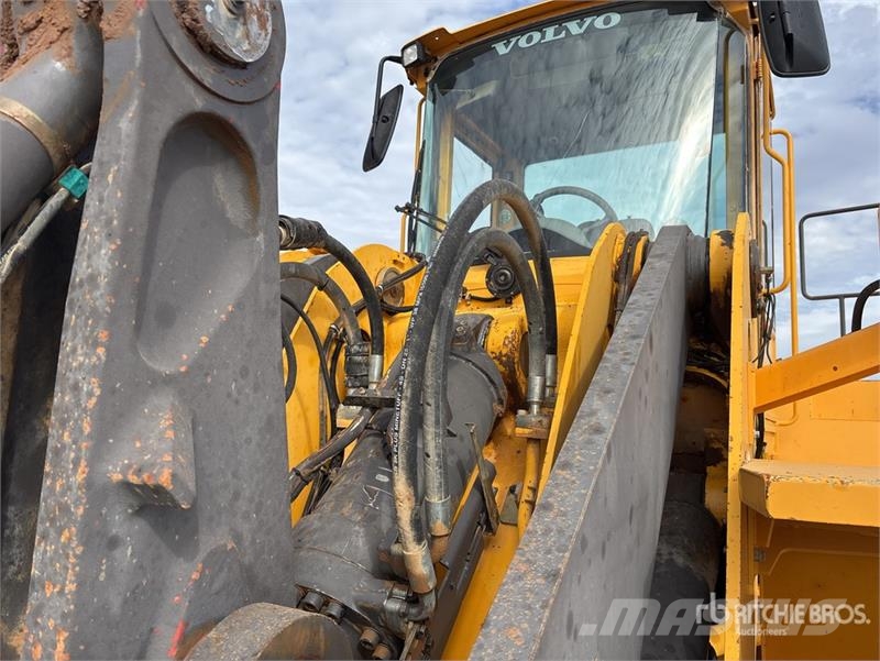 Volvo L150E Wheel Loader Gumikerekes homlokrakodók