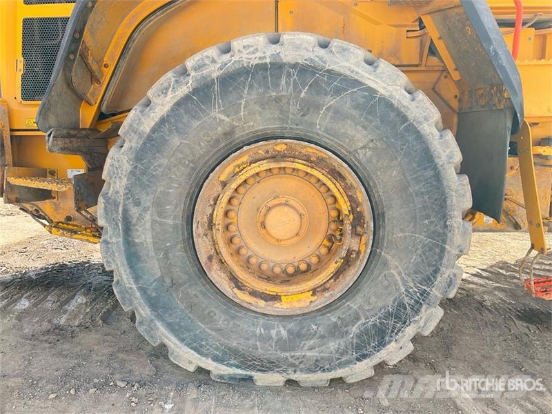 Volvo L150H Wheel Loader Pale gommate