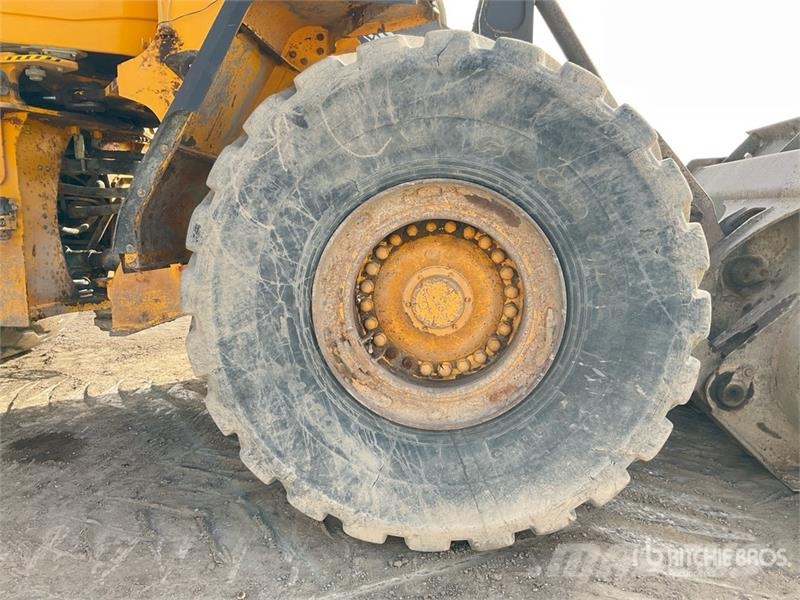 Volvo L150H Wheel Loader Pale gommate