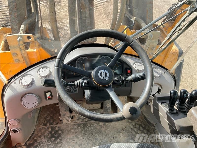 Volvo L150H Wheel Loader Pale gommate