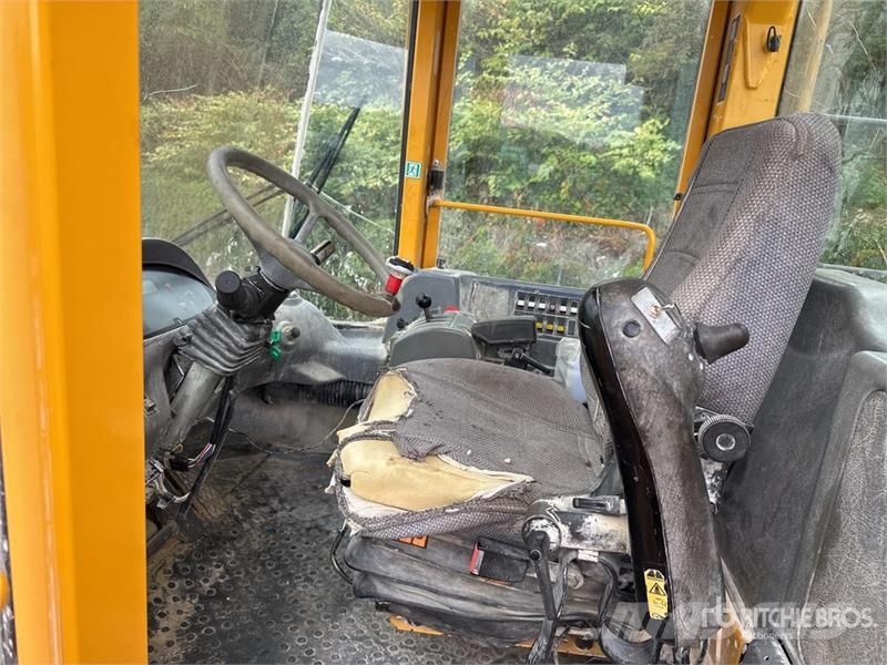 Volvo L220D Chargeuse Sur Pneus Wheel Loader Kolesové nakladače