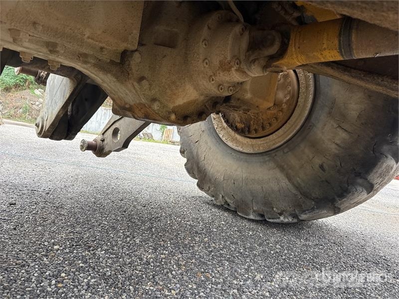 Volvo L220D Chargeuse Sur Pneus Wheel Loader Kolesové nakladače