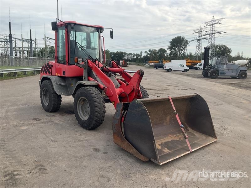 Volvo L30 Wheel Loader Kolové nakladače