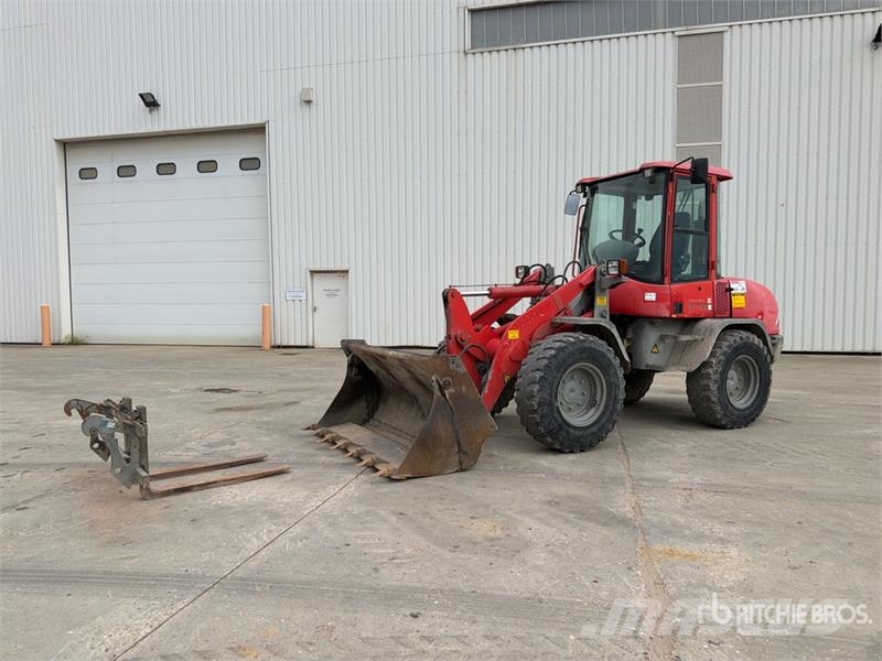 Volvo L30B-Z/X Chargeuse Sur Pneus Wheel Loader 輪胎式裝載機