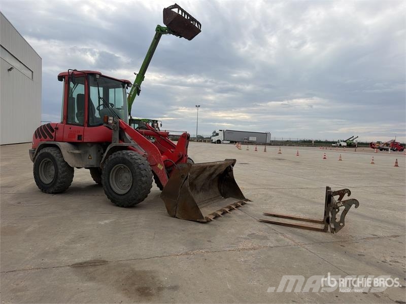 Volvo L30B-Z/X Chargeuse Sur Pneus Wheel Loader 輪胎式裝載機
