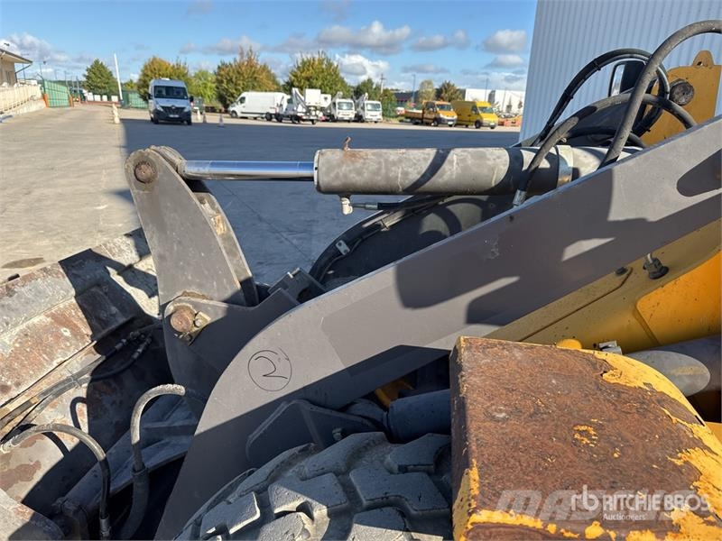 Volvo L30G Chargeuse Wheel Loader Gumikerekes homlokrakodók