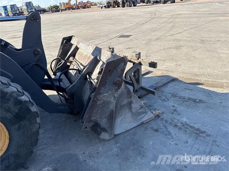 Volvo L30G Chargeuse Wheel Loader Gumikerekes homlokrakodók
