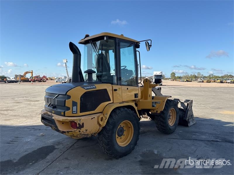 Volvo L30G Chargeuse Wheel Loader Gumikerekes homlokrakodók