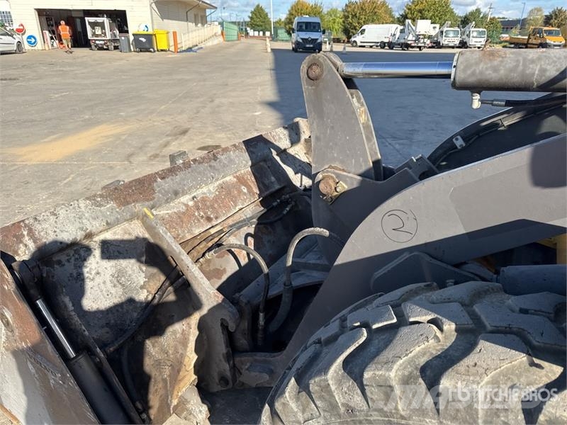 Volvo L30G Chargeuse Wheel Loader Gumikerekes homlokrakodók