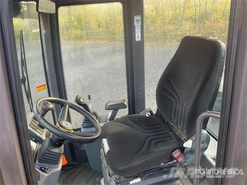 Volvo L30G Wheel Loader Kolesni nakladalci