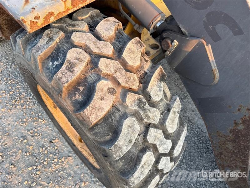 Volvo L35GS Wheel Loader Pale gommate
