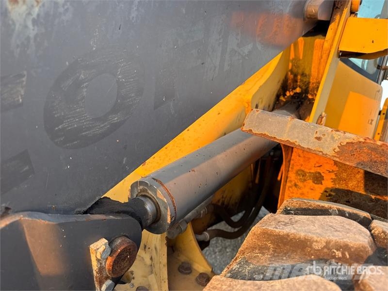 Volvo L35GS Wheel Loader Pale gommate