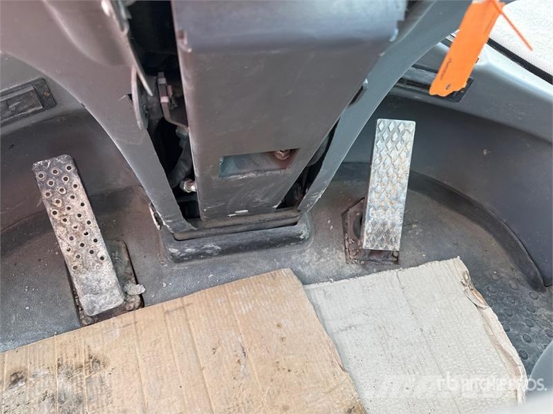 Volvo L35GS Wheel Loader Pale gommate