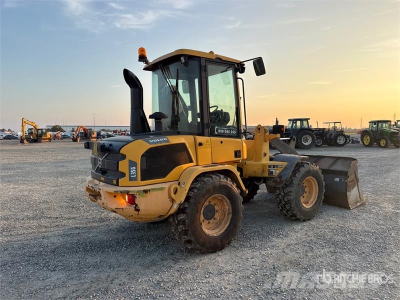 Volvo L35GS Wheel Loader Pale gommate