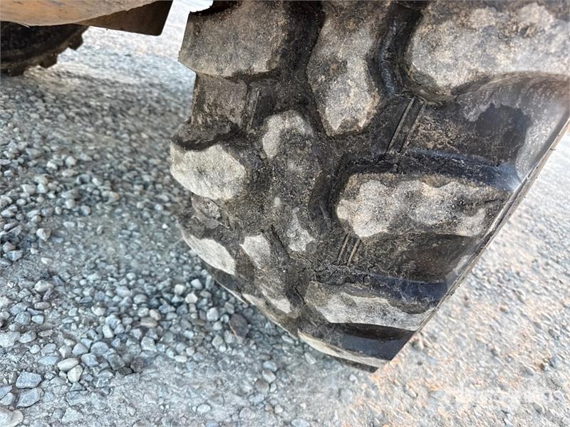 Volvo L35GS Wheel Loader Pale gommate