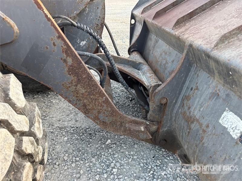 Volvo L35GS Wheel Loader Pale gommate