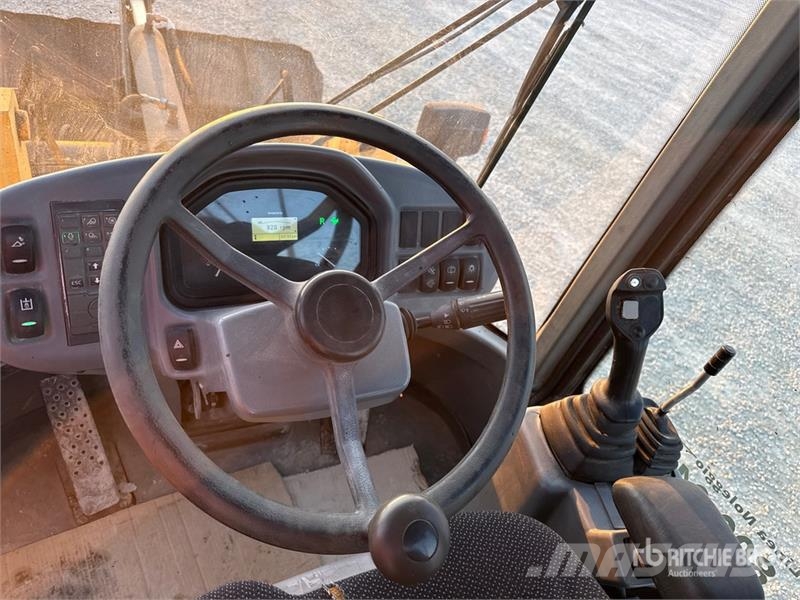 Volvo L35GS Wheel Loader Pale gommate