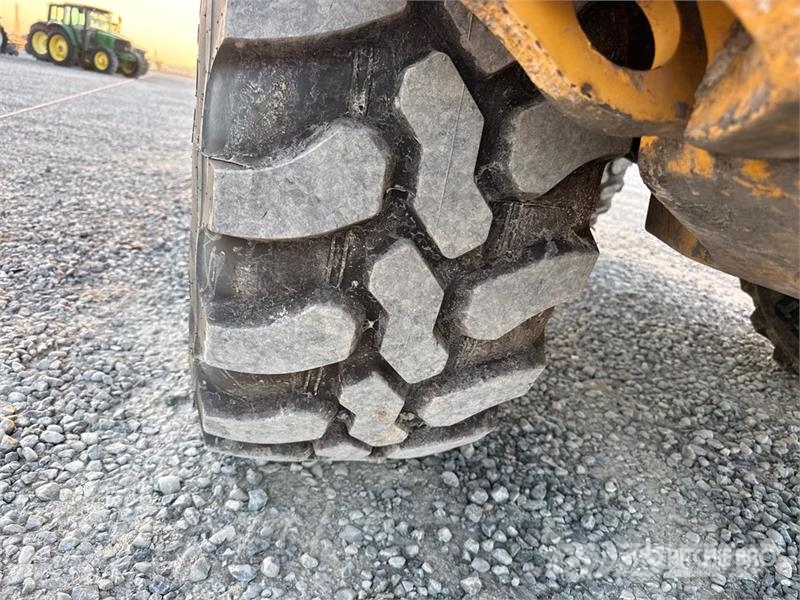Volvo L35GS Wheel Loader Pale gommate