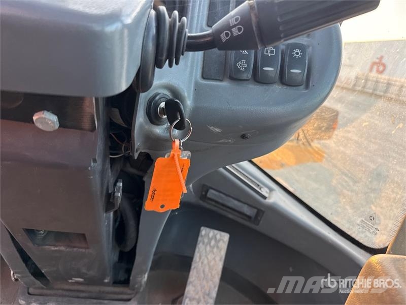 Volvo L35GS Wheel Loader Pale gommate
