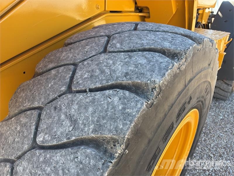 Volvo L60F Wheel Loader 輪胎式裝載機