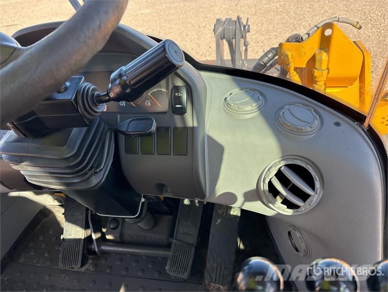 Volvo L60F Wheel Loader 輪胎式裝載機